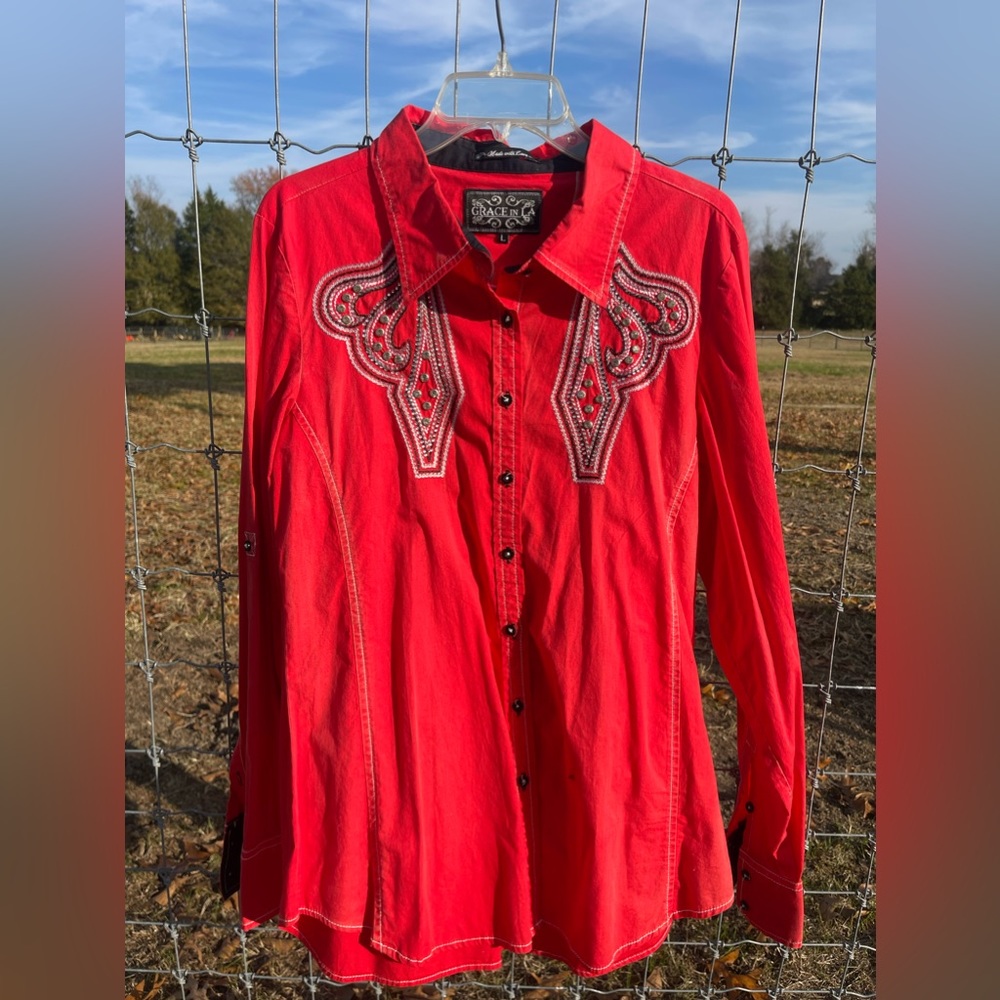 Red rodeo shirt. large with rhinestones